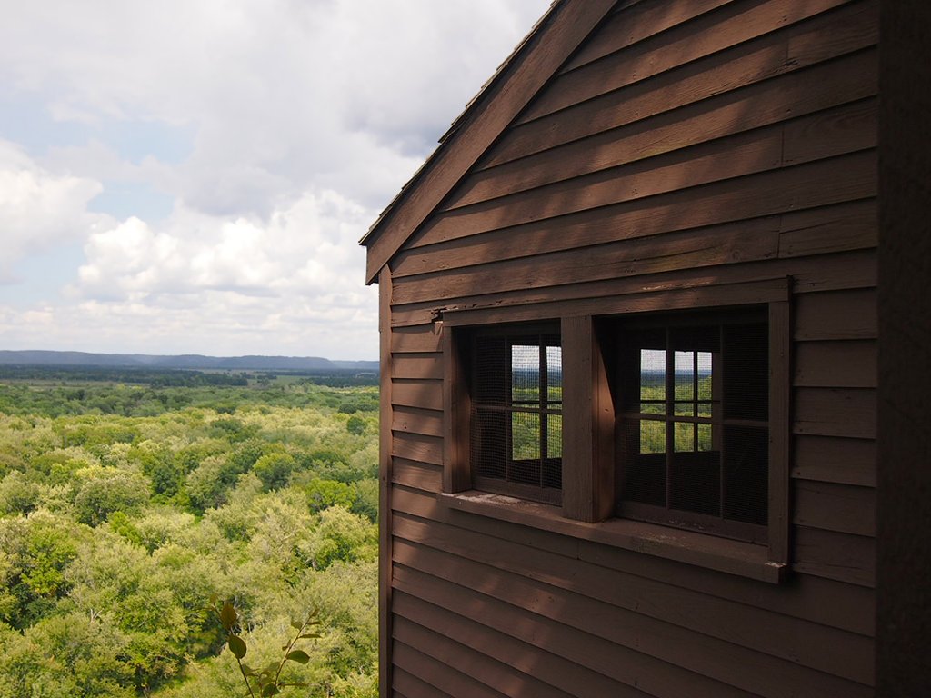 Helena Shot Tower overlooking the Wisconsin River Valley, Tower Hill State Park, Wisconsin, USA